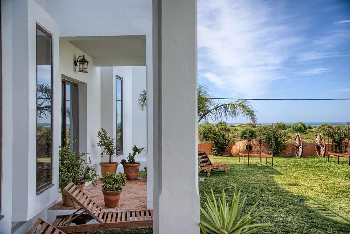 Apartamentos Turisticos Bahia De Trafalgar Саора Екстер'єр фото