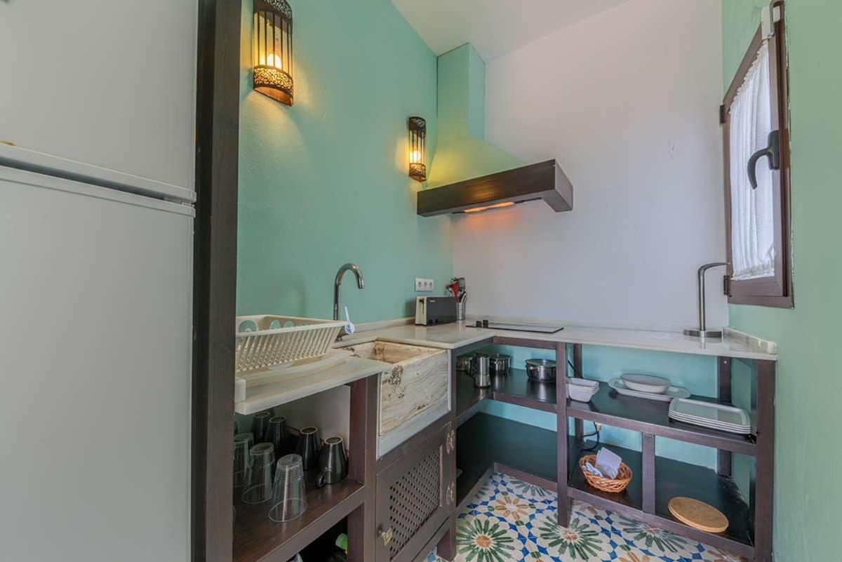 Apartamentos Turisticos Bahia De Trafalgar Саора Екстер'єр фото