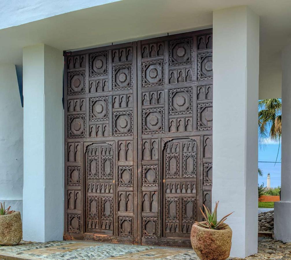 Apartamentos Turisticos Bahia De Trafalgar Саора Екстер'єр фото