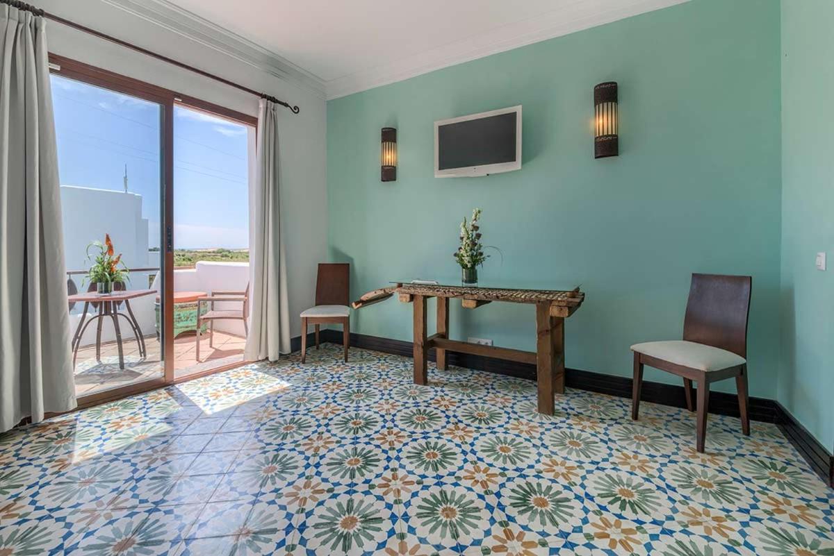 Apartamentos Turisticos Bahia De Trafalgar Саора Екстер'єр фото