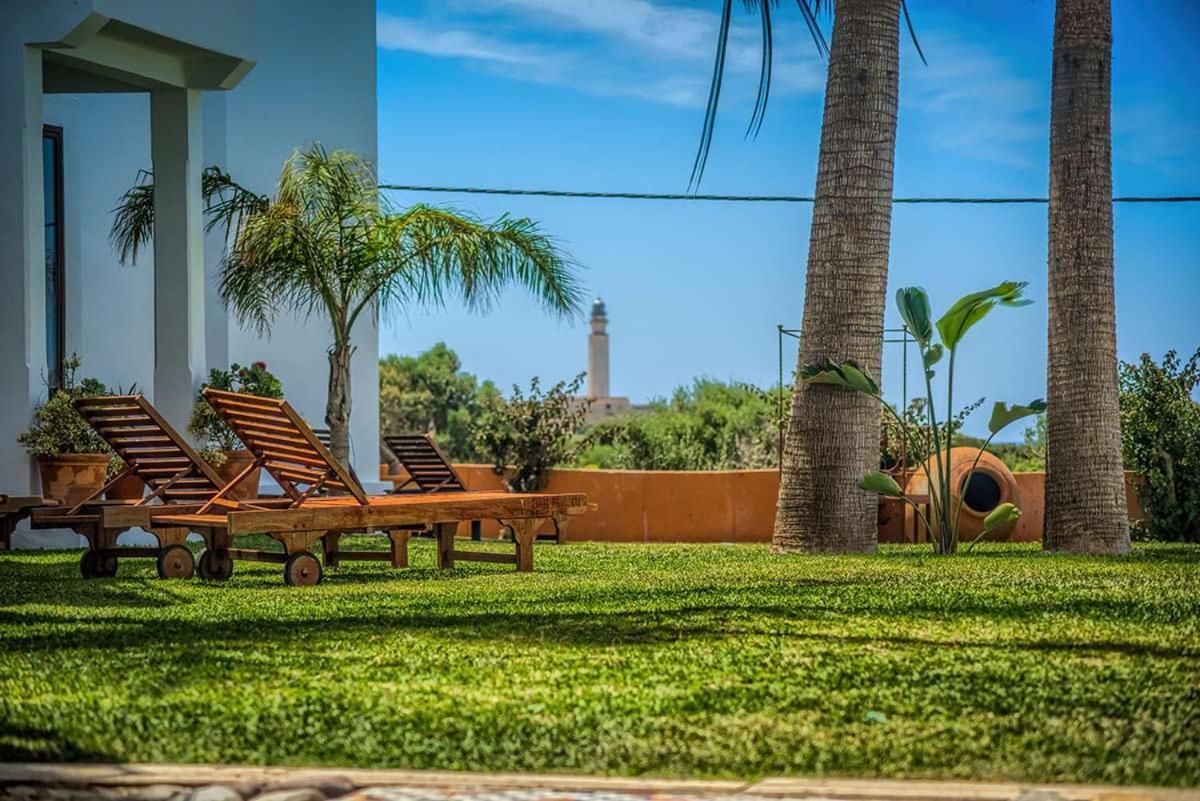 Apartamentos Turisticos Bahia De Trafalgar Саора Екстер'єр фото