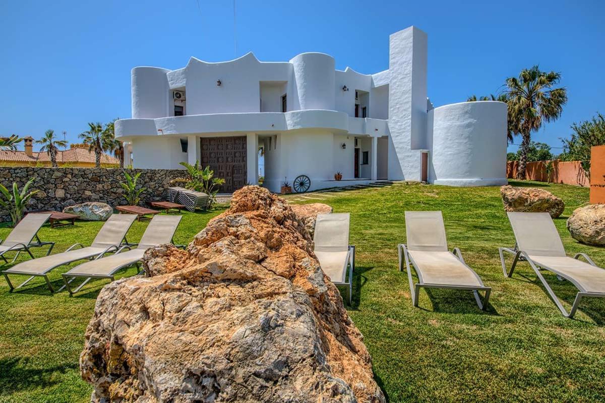 Apartamentos Turisticos Bahia De Trafalgar Саора Екстер'єр фото