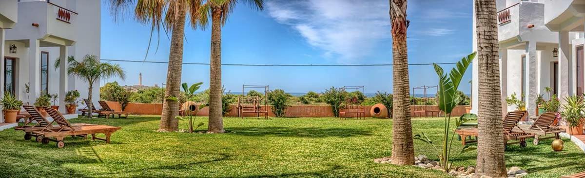 Apartamentos Turisticos Bahia De Trafalgar Саора Екстер'єр фото